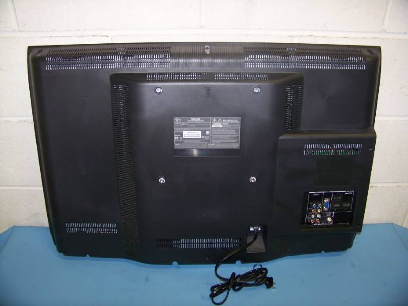 lot 13 image: 32, Toshiba, 1080p, High Definition (Full HD) LCD Television  TV