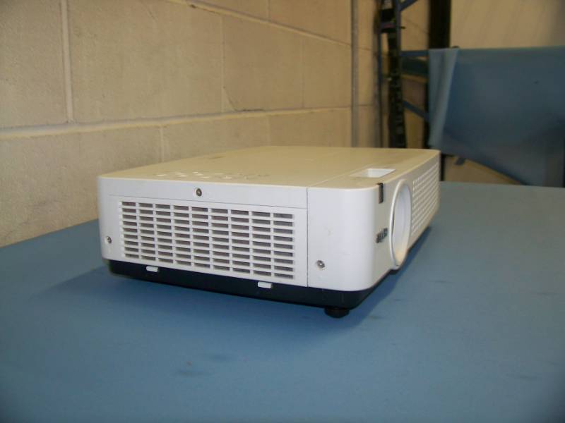 lot 29 image: Sanyo, PLC-XU4000, LCD Projector