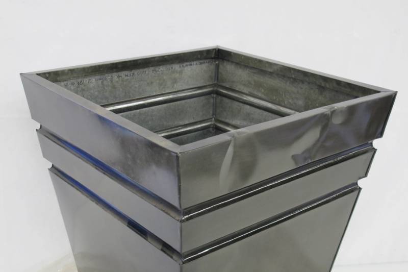 lot 5 image: Decorative Black Metal IndoorOutdoor Pot - Slight Dents