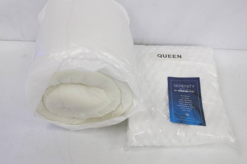 lot 32 image: Sealy 3 inch Memory Foam Mattress Topper with Cover - White  Queen Size