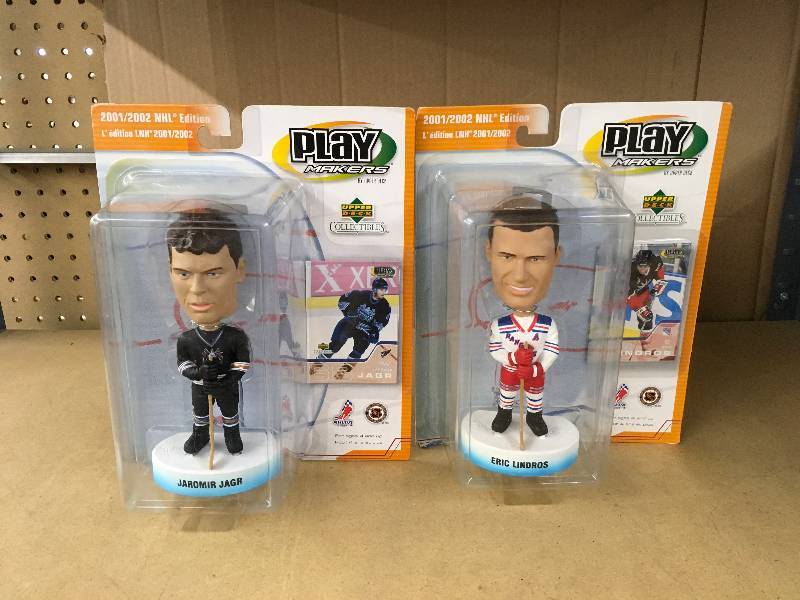 lot 25 image: Upper Deck Eric Lindros & Jaromir Jagr Bobbleheads