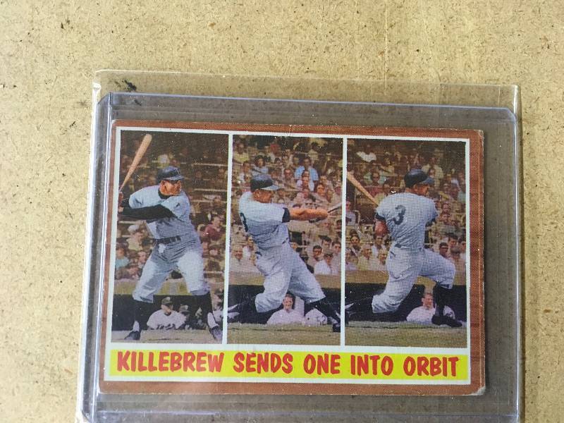 lot 32 image: 1962 Topps Harmon Killebrew Card