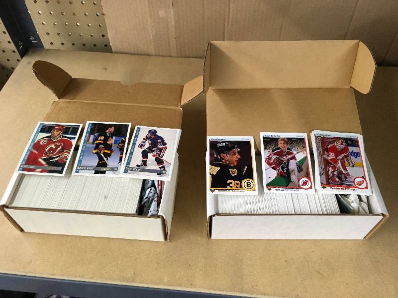 lot 41 image: 1991 Upper Deck NHL Card Set & 1992-1993 NHL Card Set