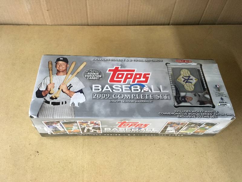 lot 48 image: 2009 Topps MLB Card Set - Factory Sealed