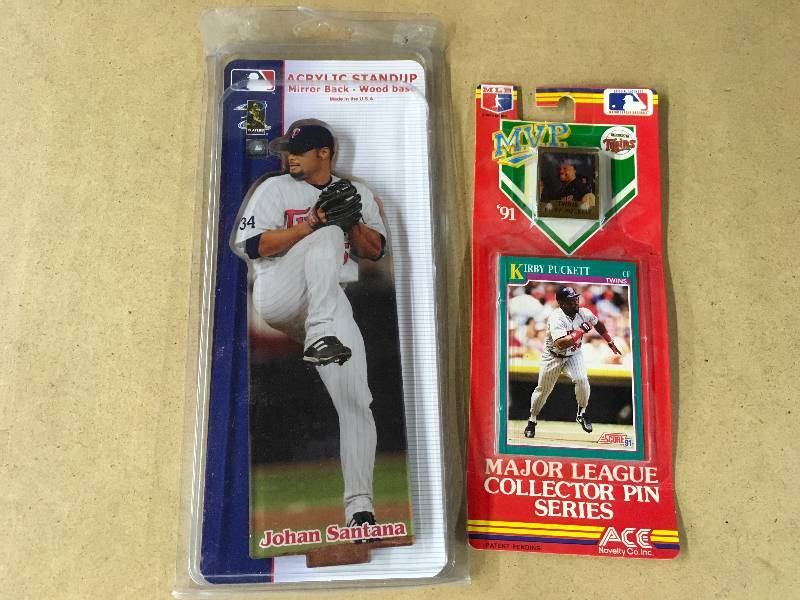 lot 68 image: Kirby Puckett Pin &  Johan Santana Acrylic Stand Up