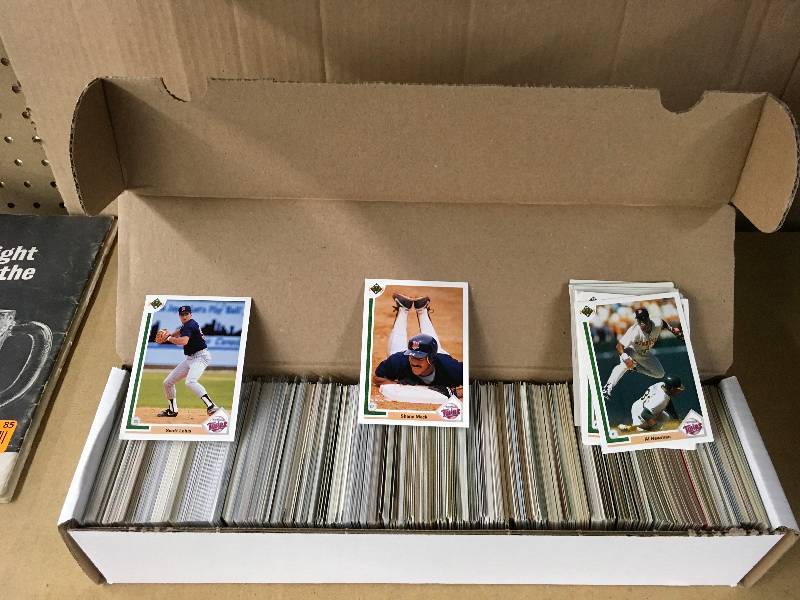 lot 84 image: Minnesota Twins Random Card Box
