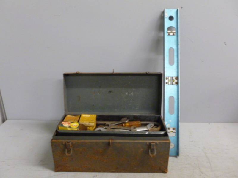 lot 22 image: Tools