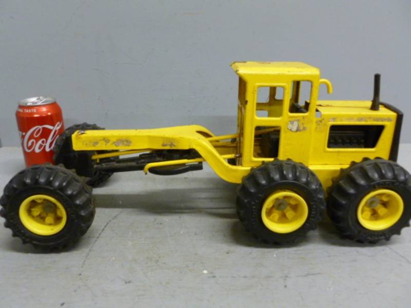 lot 29 image: Tonka