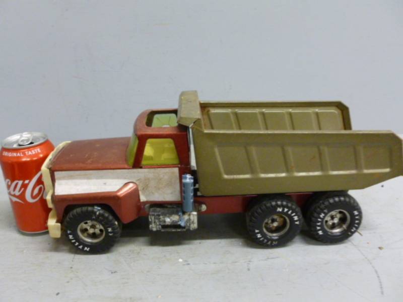 lot 30 image: Nylint Truck