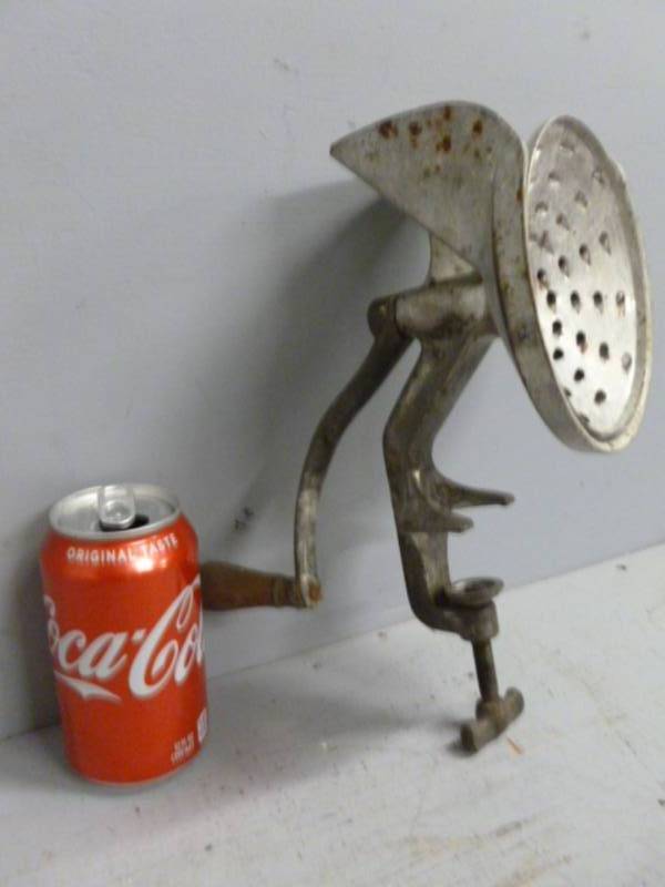 lot 48 image: Vintage Cherry Pitter