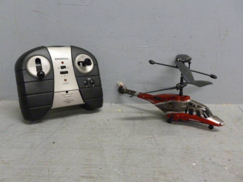 lot 87 image: Radio Control Helicopter