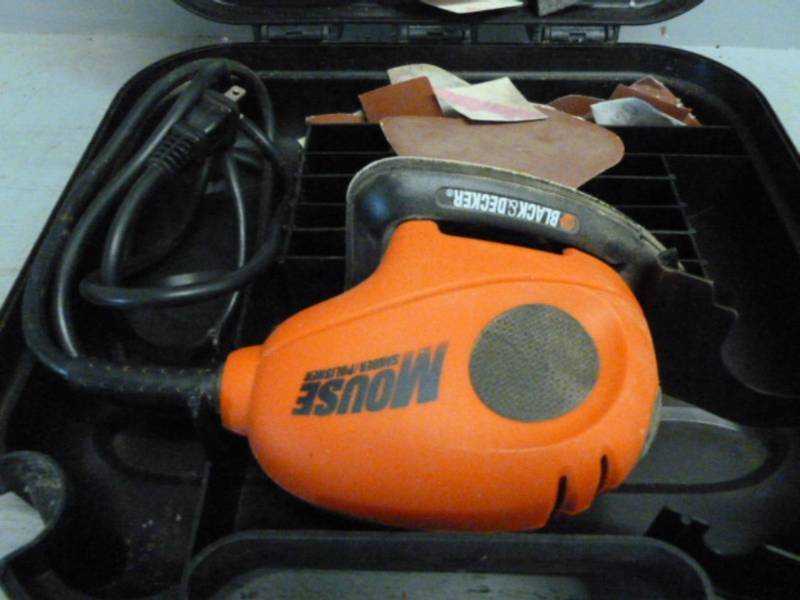 lot 92 image: Detail Sander