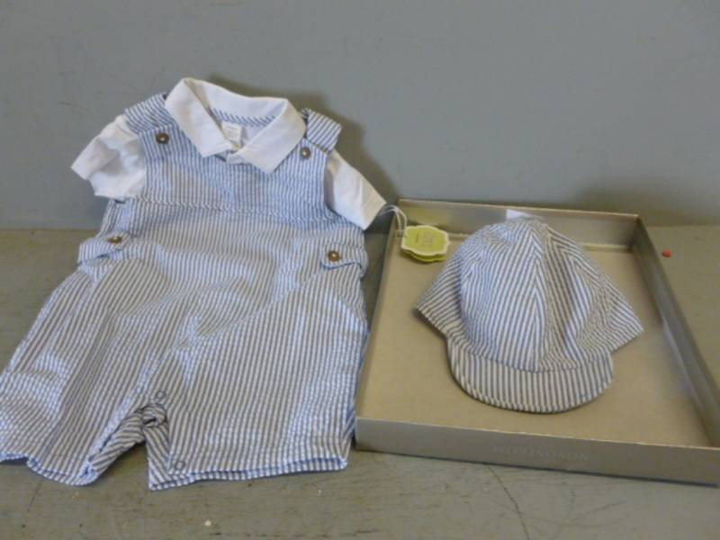 lot 95 image: New Baby Clothes
