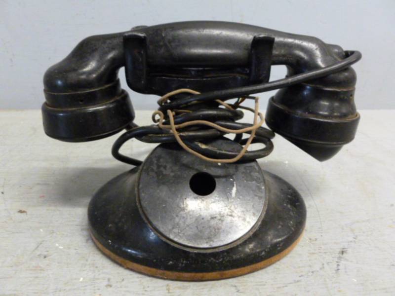 lot 107 image: Vintage Telephone