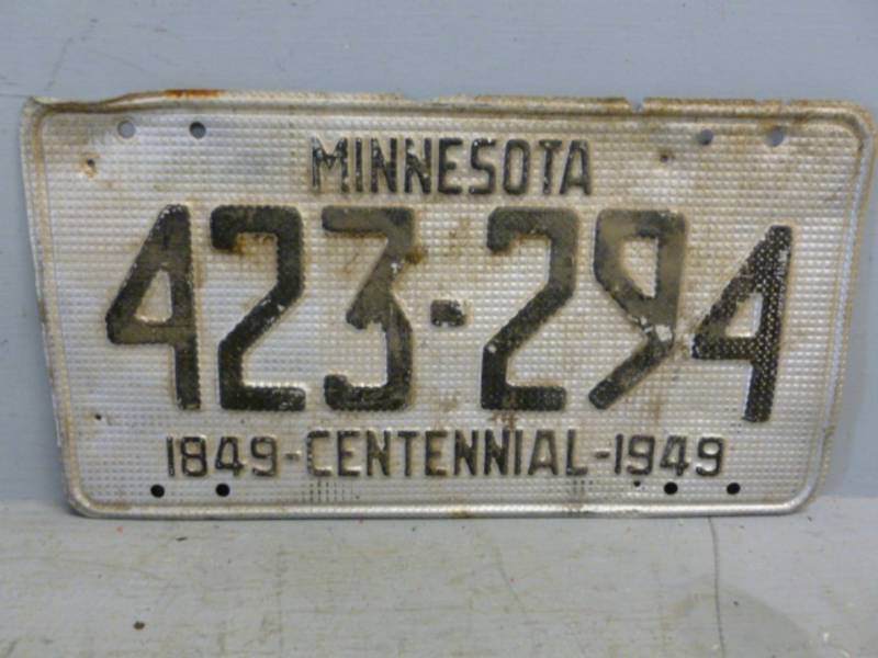 lot 123 image: Vintage License Plate