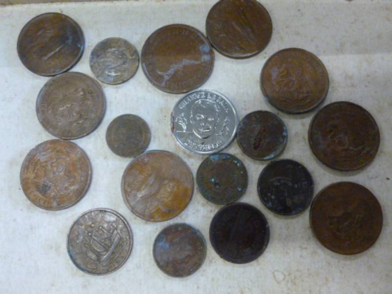 lot 143 image: Vintage Foreign Coins