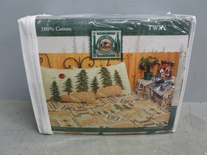 lot 162 image: New Bed Set
