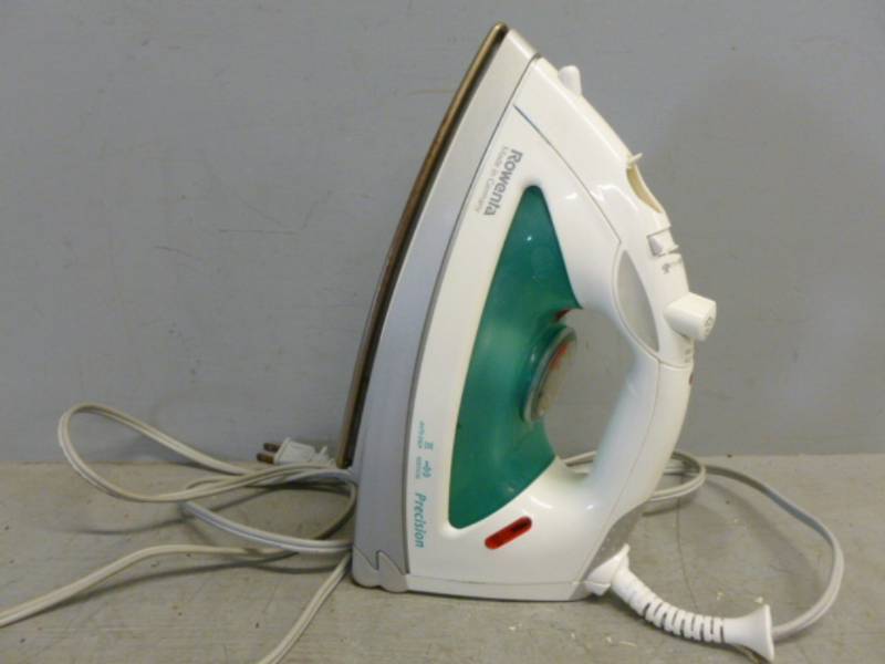 lot 166 image: Rowenta Iron