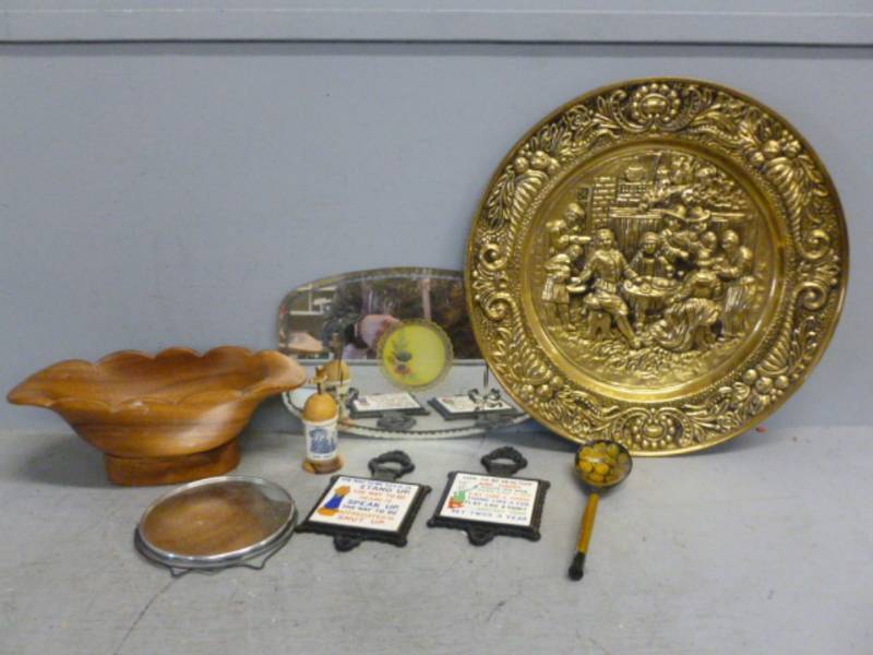lot 180 image: Vintage Items
