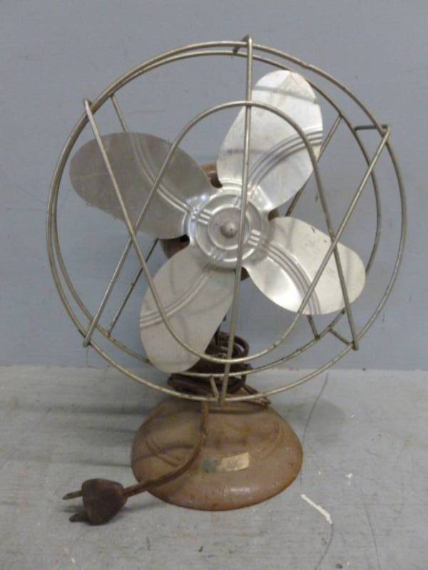 lot 185 image: Vintage Fan