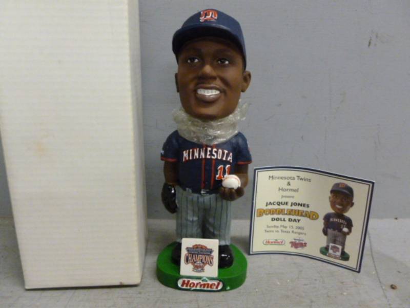 lot 210 image: Minnesota Twins Collectible