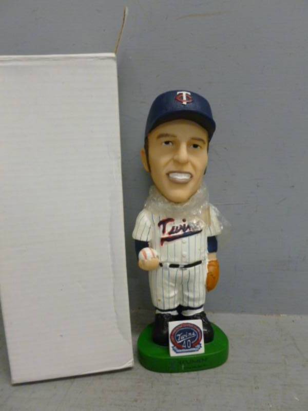 lot 211 image: Minnesota Twins Collectible