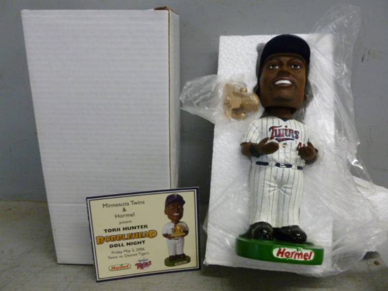 lot 215 image: Minnesota Twins Collectible