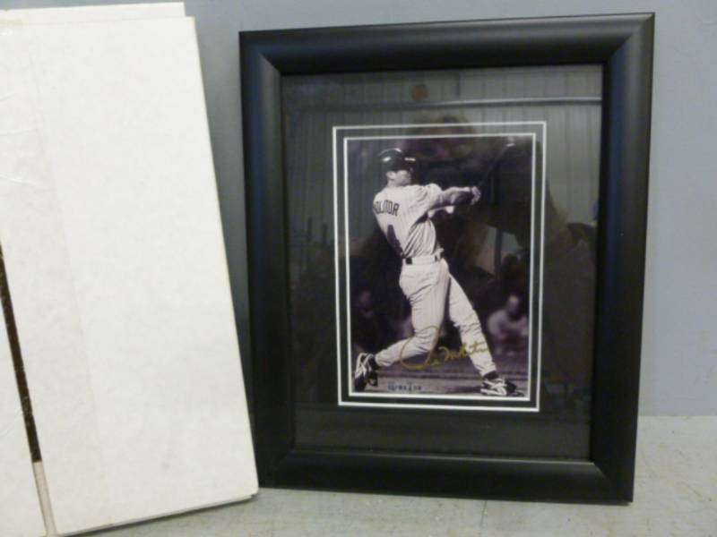 lot 217 image: Minnesota Twins Collectible