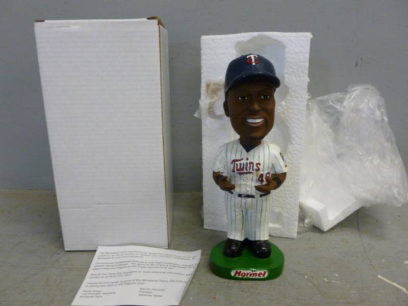 lot 220 image: Minnesota Twins Collectible