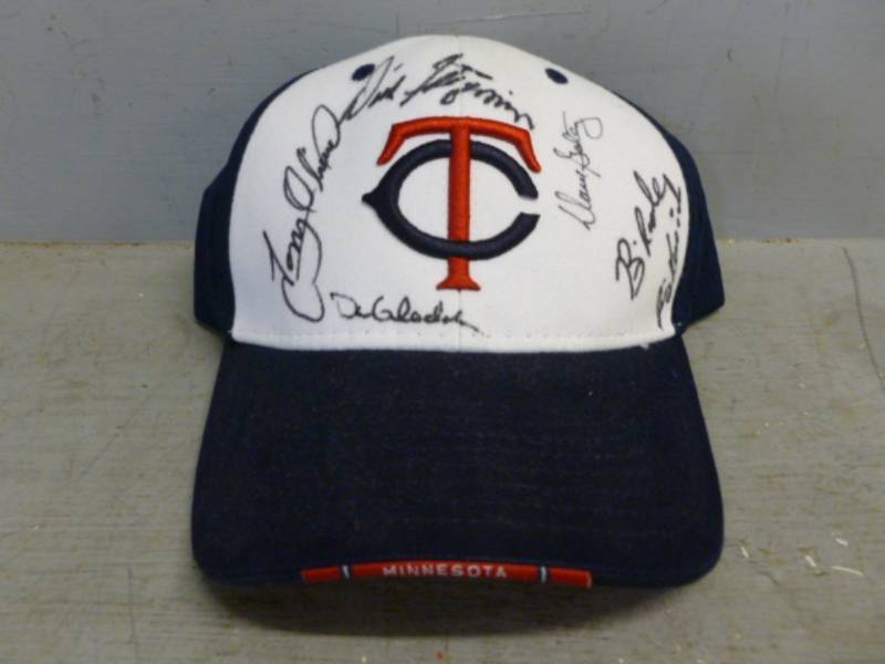 lot 224 image: Minnesota Twins Collectible