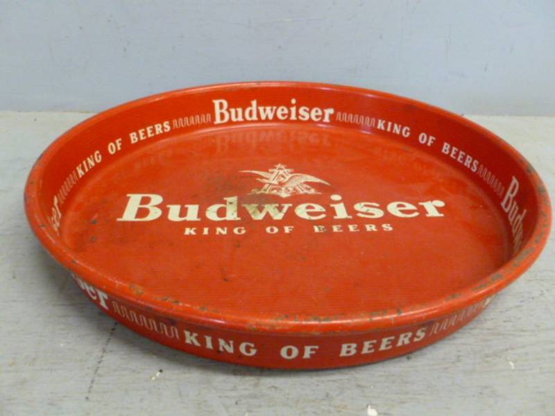 lot 272 image: Vintage Serving Tray