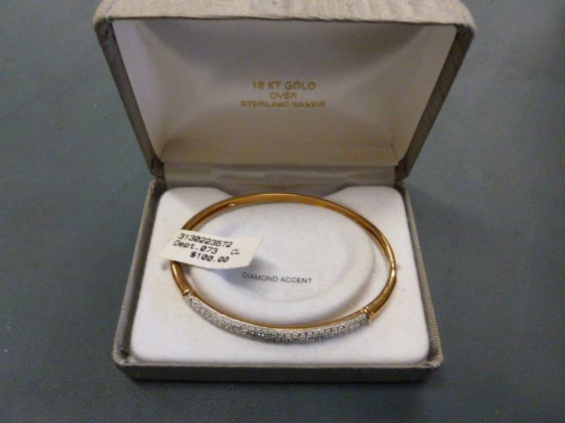lot 285 image: Jewelry