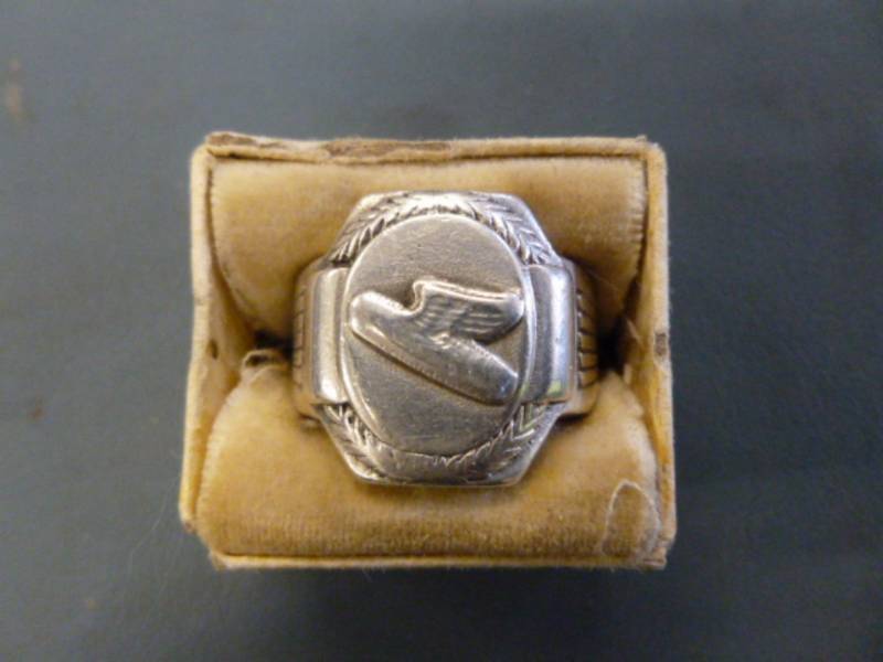 lot 288 image: Dekalb Sterling Silver Ring