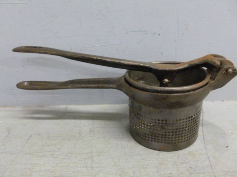 lot 318 image: Antique Ricer