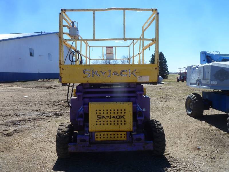 Skyjack 8841 Scissor Lift 4WD