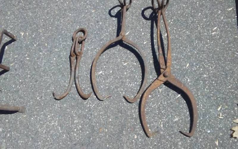 lot 28 image: 3-Ice Tongs