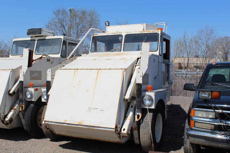 Elgin Sweeper Company Pelican Hydrostatic Drive Power Street Sweeper