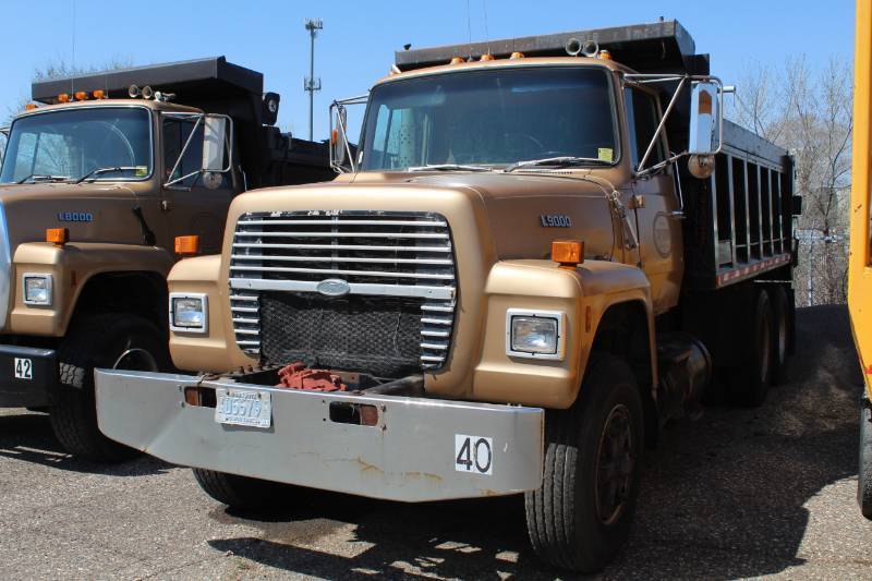 1989 Ford LT9000 Conventional Cab Commercial Dump Truck