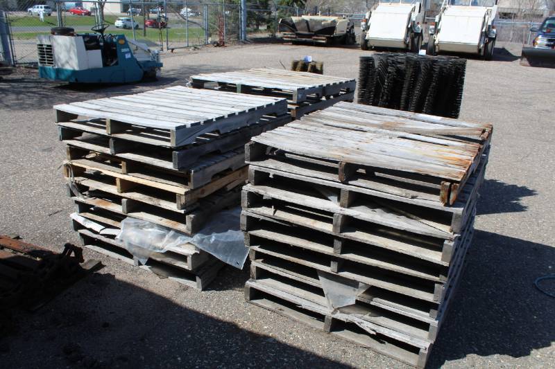 Commercial Wood Pallets