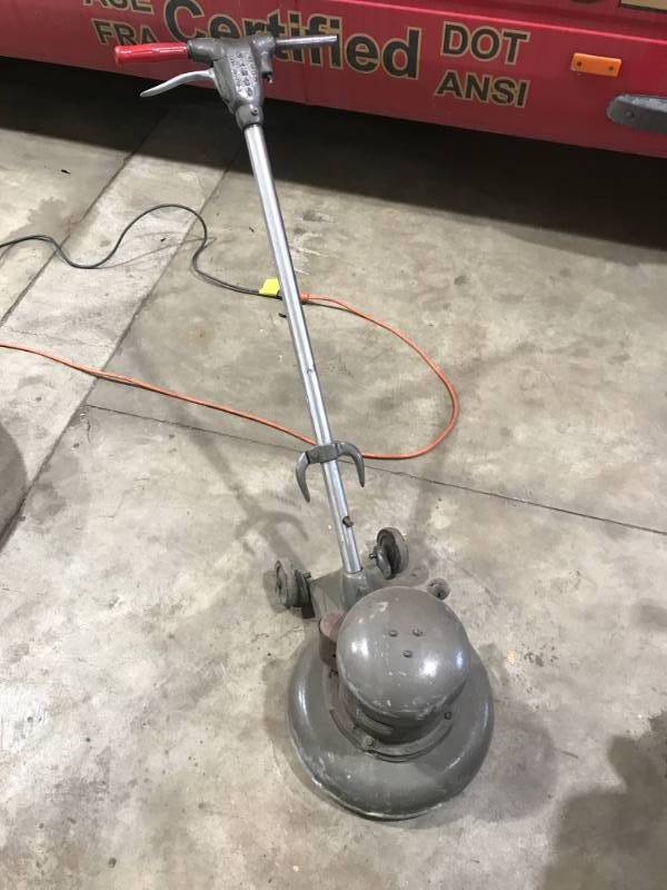 lot 9 image: Manual sweeper  floor sander