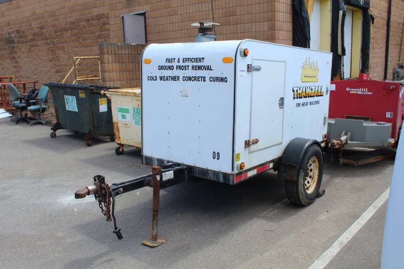 2001 Nordic Systems Inc. Single Axle Box Trailer with Thawzall Livery
