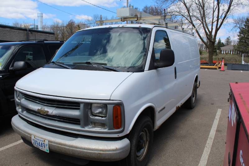 2001 Chevrolet Express 3500 3-Door Cargo Van