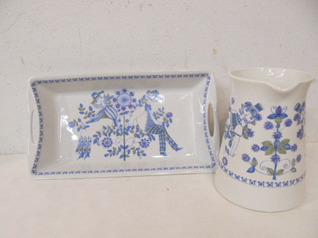 lot 28 image: Vintage Norwegian LOTTE Pitcher & Tray Set