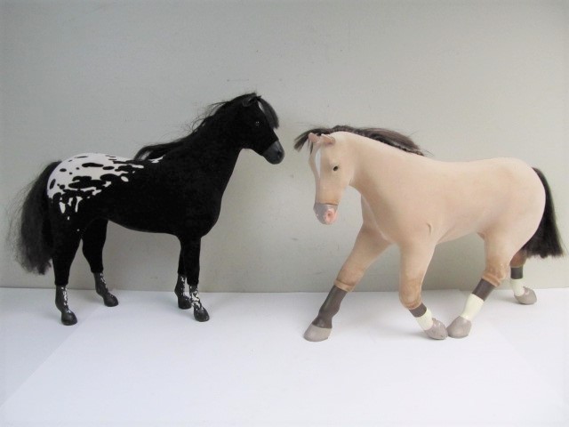 lot 88 image: Large Genuine AMERICAN GIRL Horses