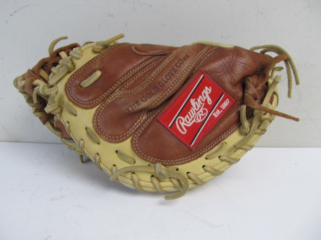 lot 99 image: NICE Rawlings Baseball Catchers Glove
