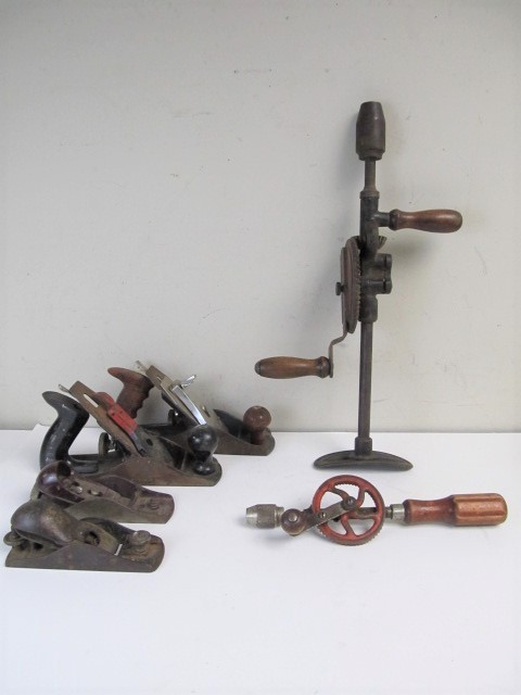 lot 100 image: Lot of Vintage & Antique Woodworking Planes & Hand Drills