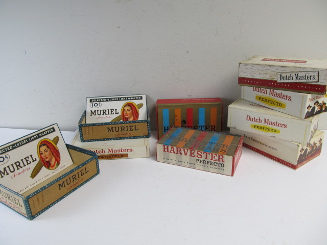 lot 218 image: Group of Vintage Cigar Boxes