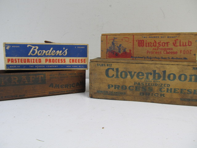 lot 233 image: Group of Primitive Vintage Cheese Boxes