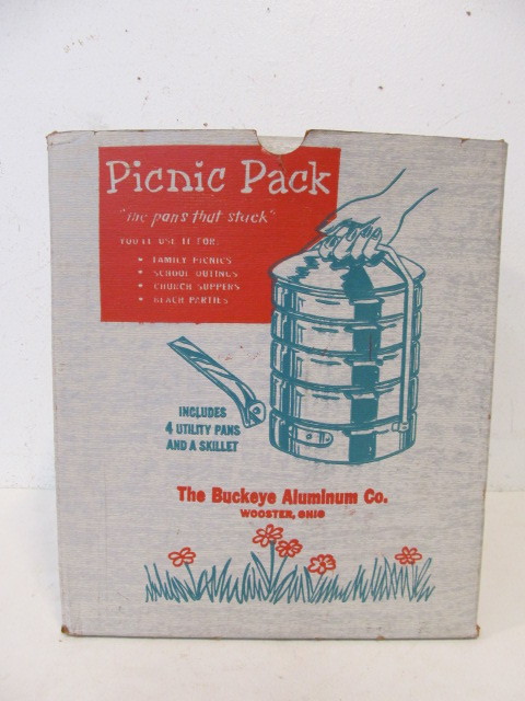 lot 188 image: Vintage BUCKEYE Aluminum Stackable Picnic Pack - MINT IN BOX