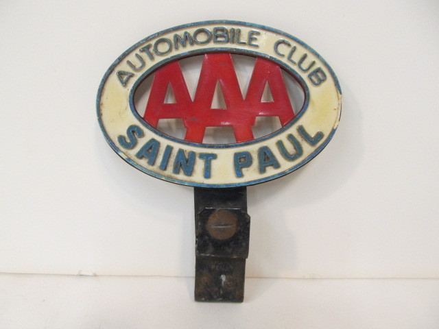 lot 125 image: Vintage ST. PAUL Automobile Club License Plate Topper